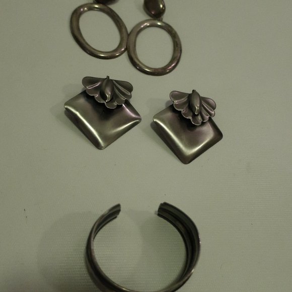 SHAG 3PC COSTUME JEWLERY SILVER BRACELET/2 EARRING - Picture 3 of 7